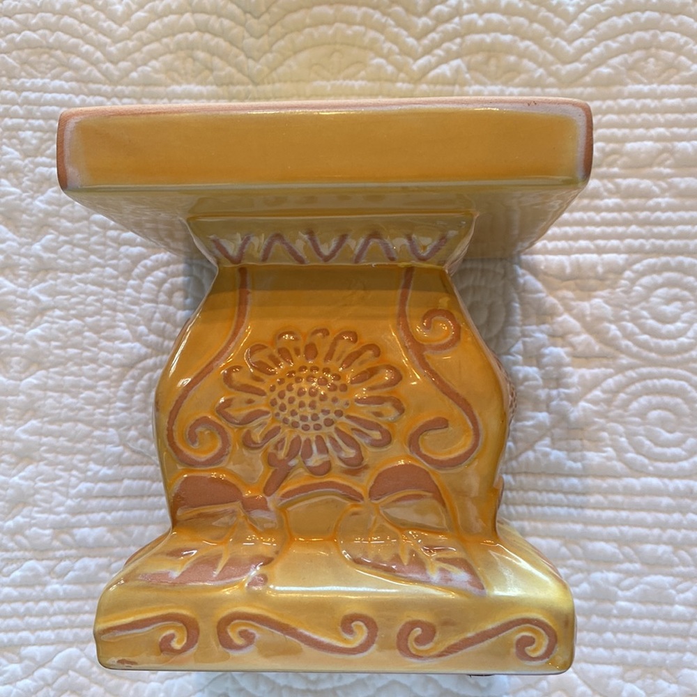 Pedestal - Picture 4 of 10